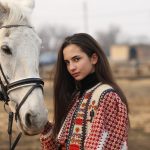 epona horse land isabelle girard